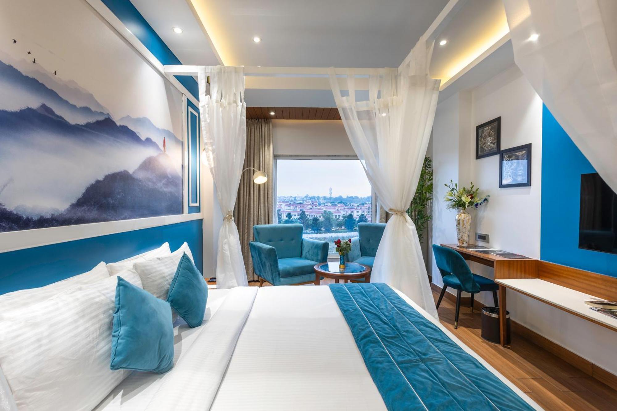 Clarion Hotel Dehradun Esterno foto